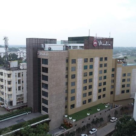 Hotel Madin Váránaszi Kültér fotó
