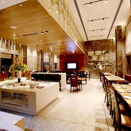 Hotel Madin Váránaszi Kültér fotó