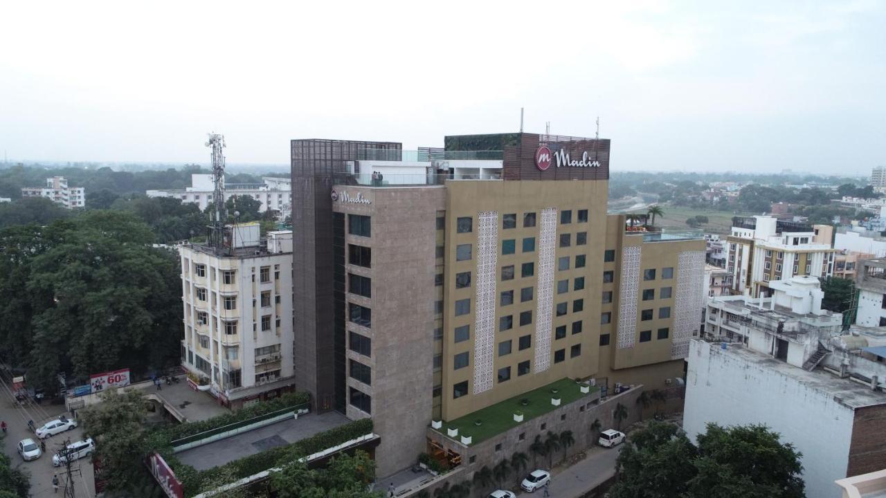 Hotel Madin Váránaszi Kültér fotó